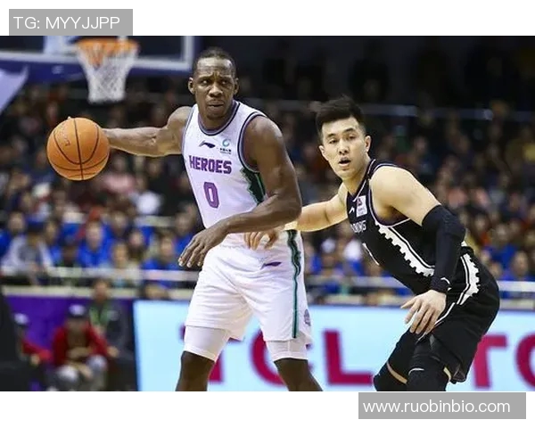 上海篮球队实力引发热议球迷对球队表现的不同看法与争论