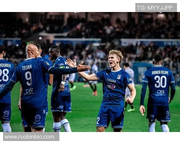 斯特拉斯堡与卡昂激战正酣谁能在法甲赛场中笑到最后